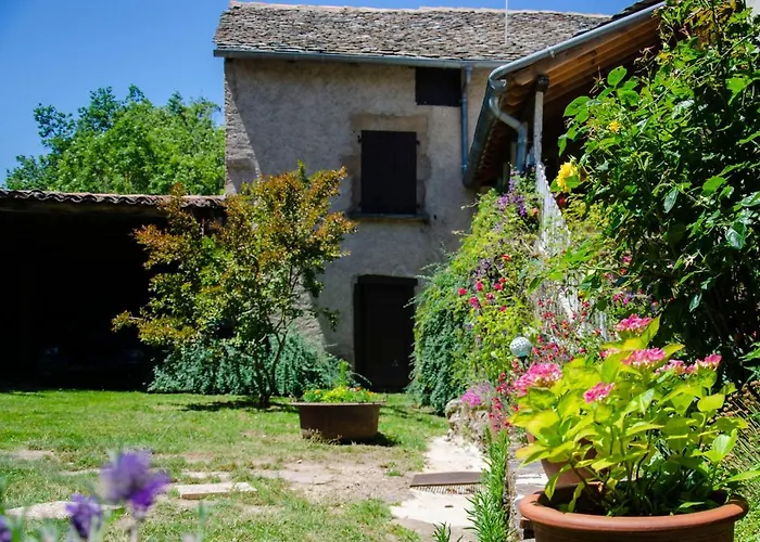 Les De Roucayrols Hébergement de vacances Pampelonne